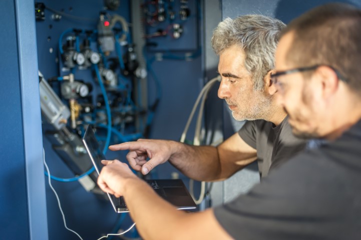 engineers-manufacturing-inspection-compliance-Small