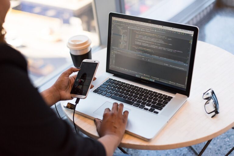 Cell-Phones-Risking-Cybersecurity-min (2)