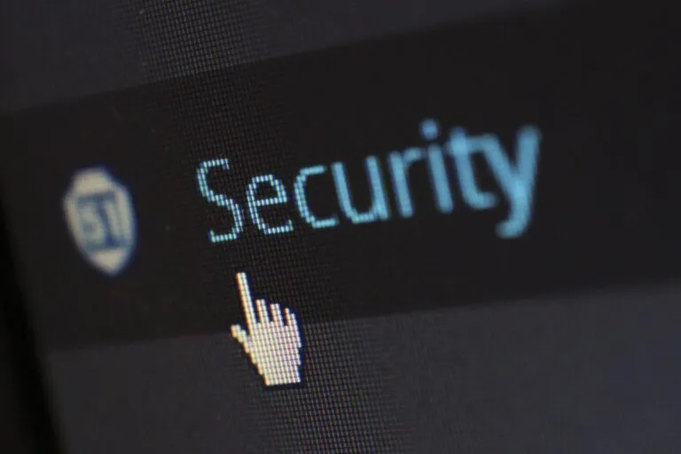 internet-screen-security-protection-60504-scaled-1-768×512